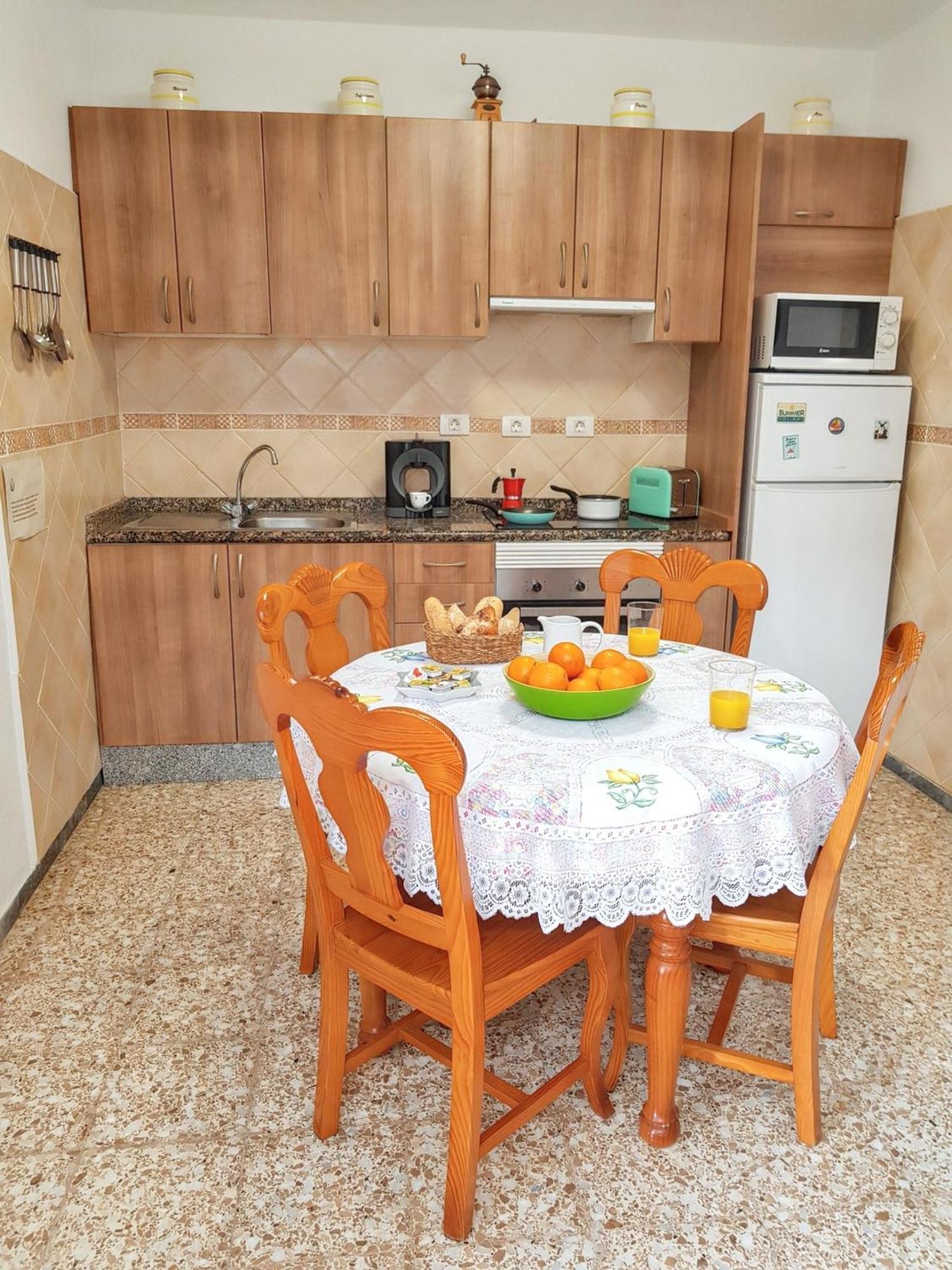 Вилла Cozy House In El Golfo + Terrace Экстерьер фото